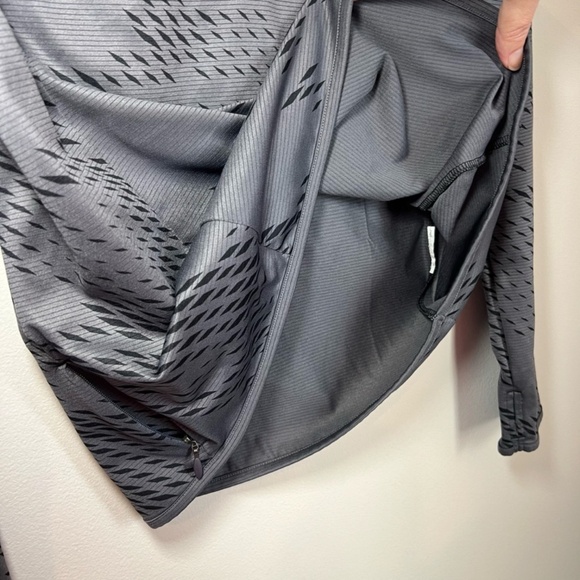 Under Armour Womens Heat Gear Fitted 1/2 Zip Pull Over Allover Print Gray Medium - Picture 13 of 13